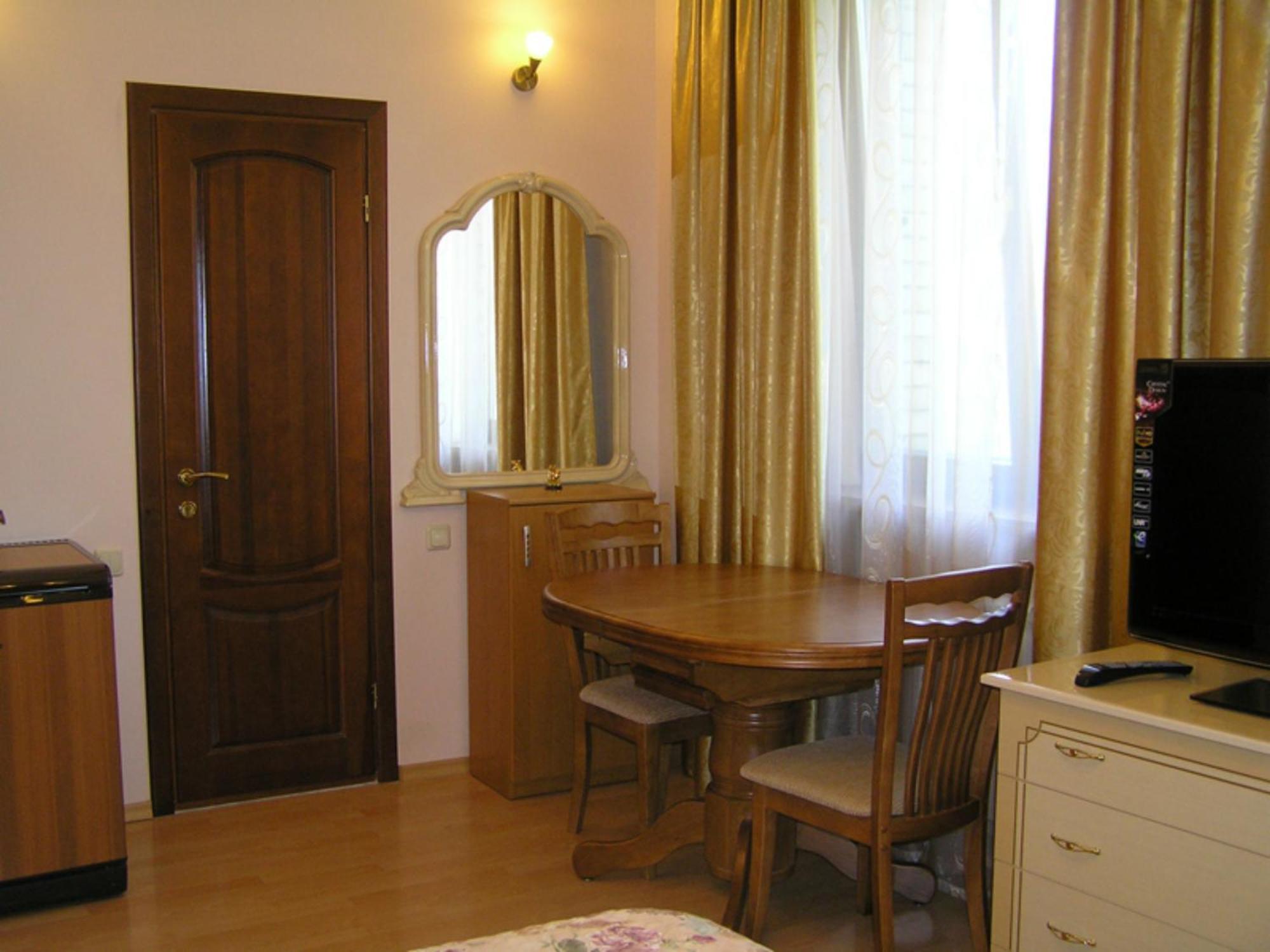 Comfortel Aparthotel Odesa Exterior photo